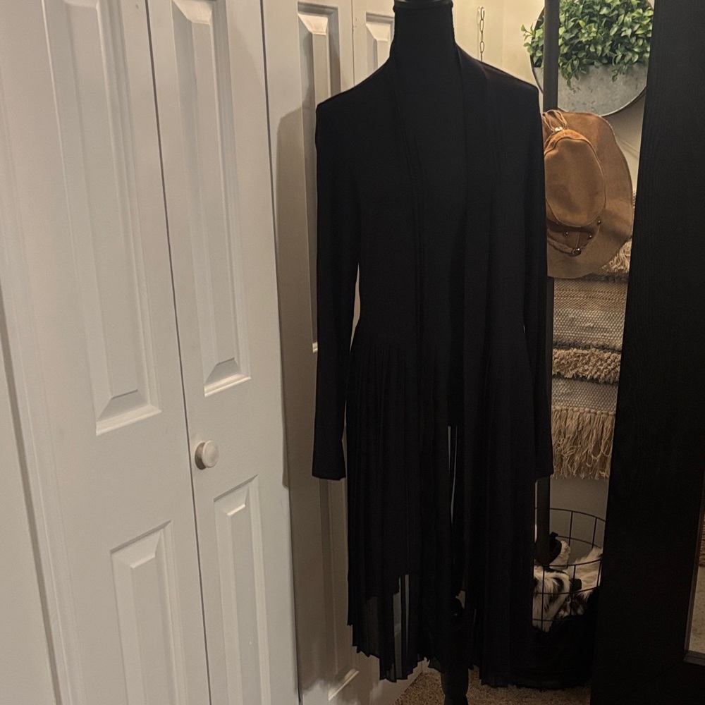 Pebble and Stone Black Long Pleaded Cardigan